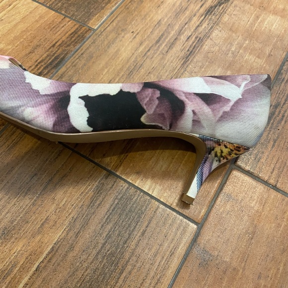 7’1/2 New Calvin Klein Heels - Picture 4 of 5